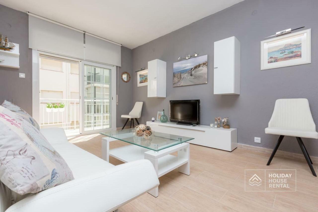 S12 - Beach Front Apartment --Free Wifi- ซาลอว์ ภายนอก รูปภาพ